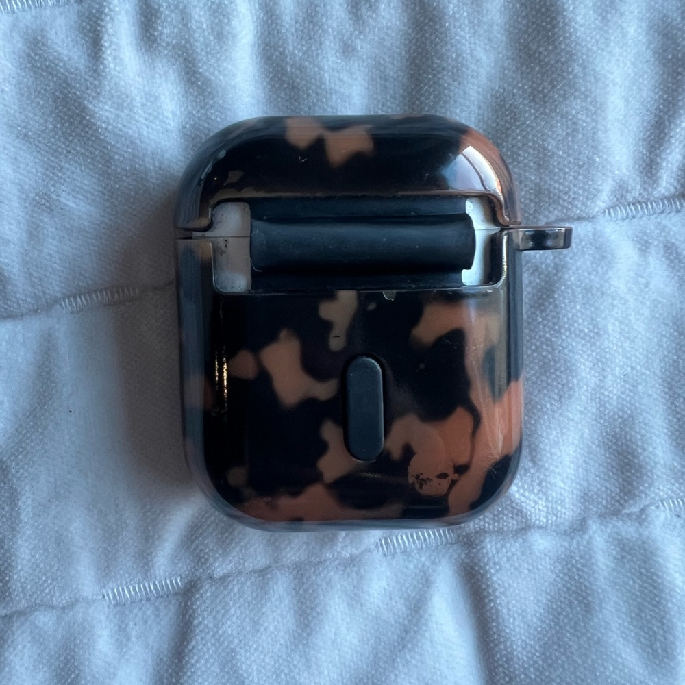 Apple Airpods 2nd generation with charging case - Picture 2 of 9
